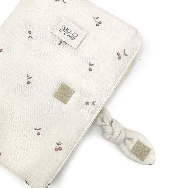 protege-carnet-sante-knot-cherry (2).webp