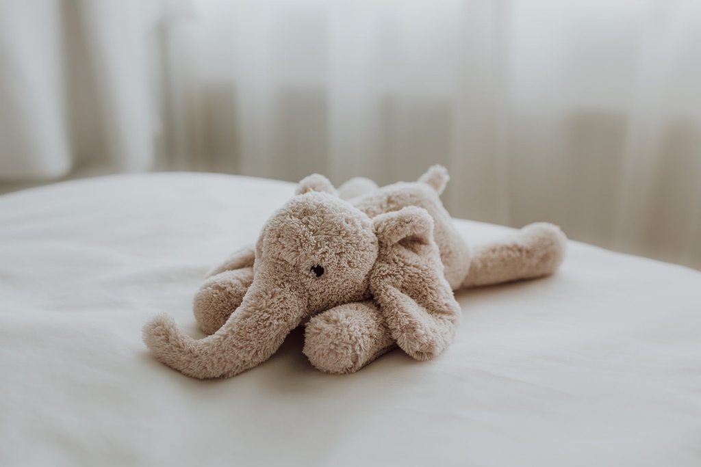 George Peluche rechargeable avec battements de cœur Éléphant Blush - Flow Amsterdam ★