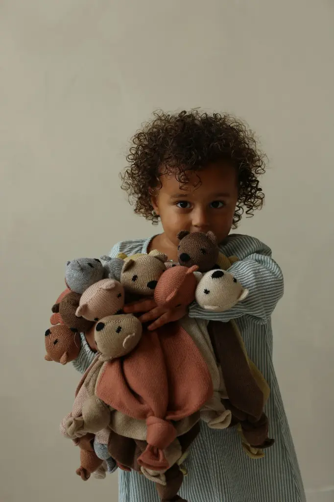 ALL COLOURS TEDDY lifestyle 2.webp