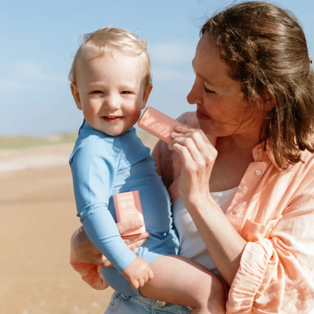 Sticksolaireapplicationsurbebefamillespf50hauteprotection (1).webp