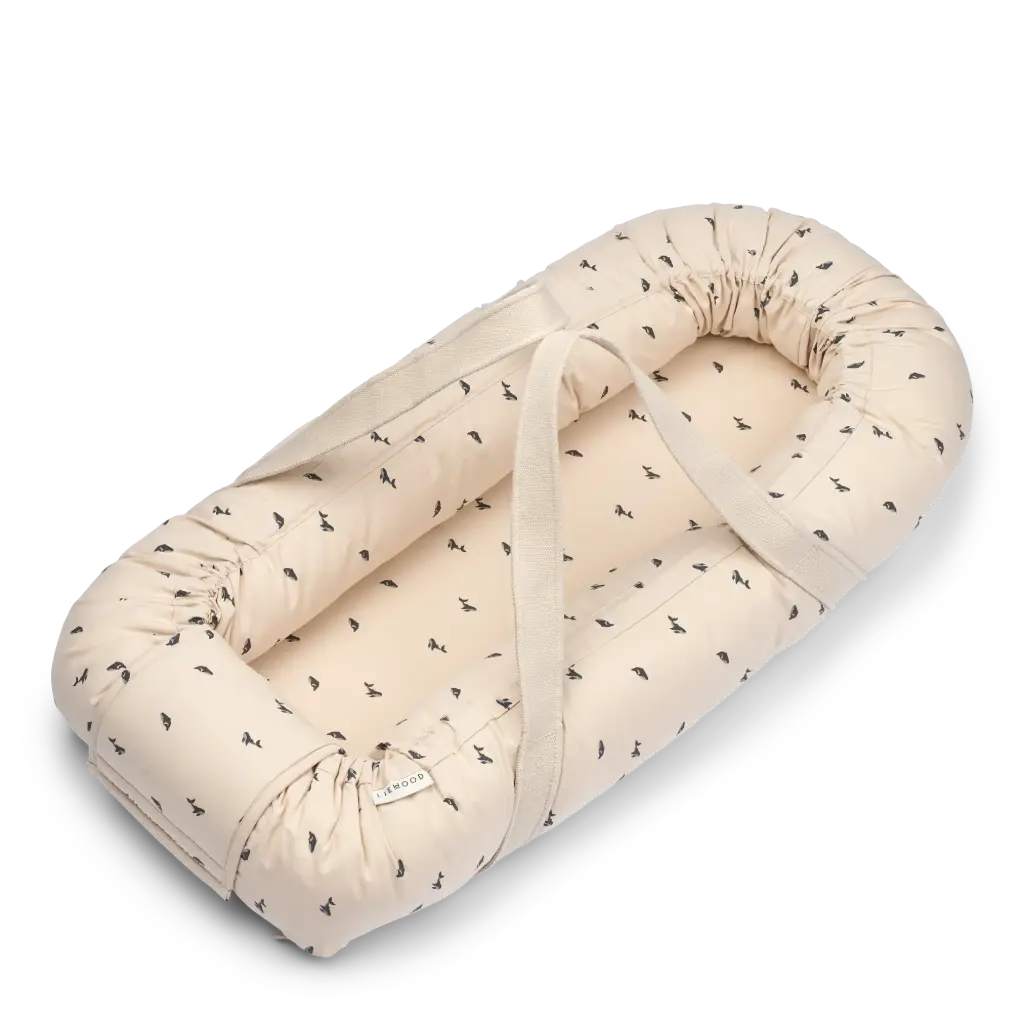 Babynest à imprimé GRO Mini whale Sandy - Liewood