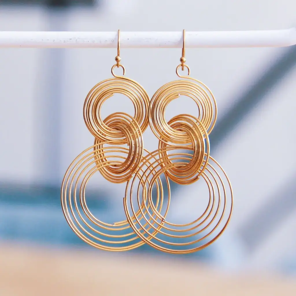 Trendy Stainless Steel Earrings with Twisted Rings Gold - Bazou