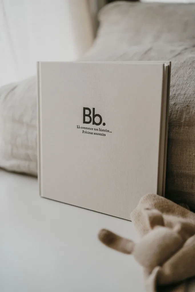 [LISTEEMMAETTANGUY07] Livre de naissance Pure lin - Liste de naissance d'Emma Frankart et Tanguy Jonckers