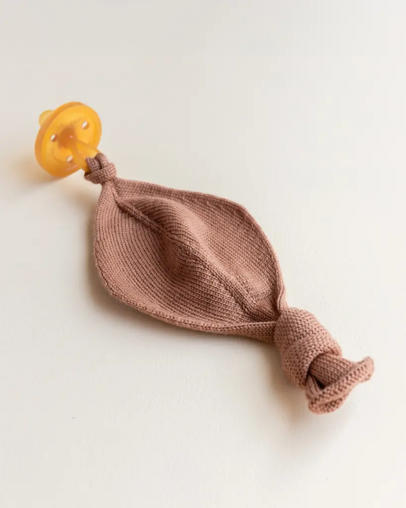 [HVIDTIT] Titi Pacifier Clip Terracotta - Hvid