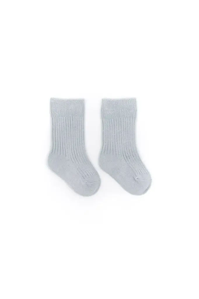 Chaussettes côtelées en bambou bleu ciel  - Liste de naissance Tess Mardulyn et Basile De Wulf
