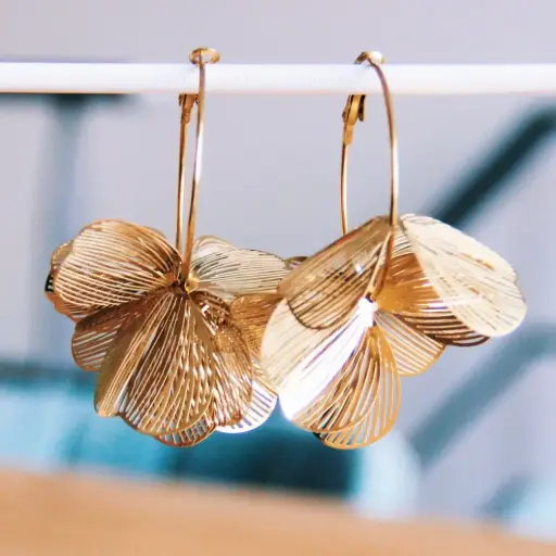 Boucles d'oreilles fine ornée de gracieuses fleurs - Bazou